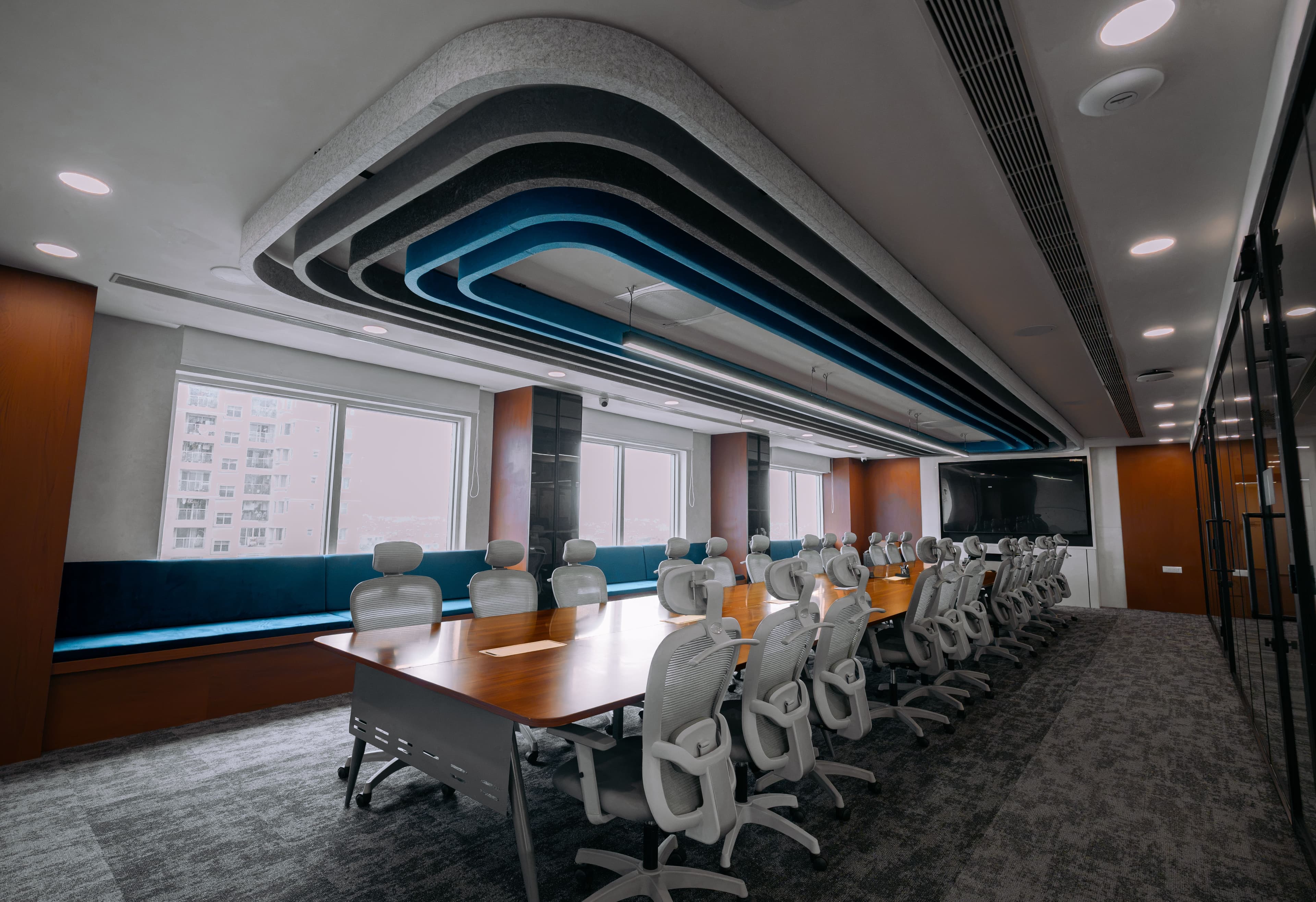 Premium, fully serviced enterprise managed office floor with ergonomic workstations at Urban Vault.